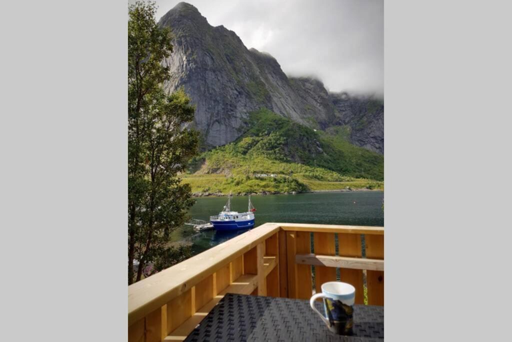 Cozy House By The Fjord In The Heart Of Lofoten Reine Exterior photo